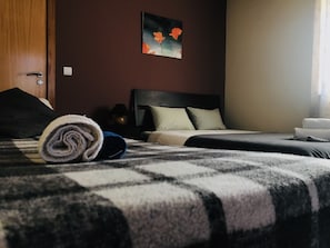 Design Suite, Private Bathroom | Blackout curtains, soundproofing, iron/ironing board, free WiFi - Boavista Villa Guesthouse (Porto)