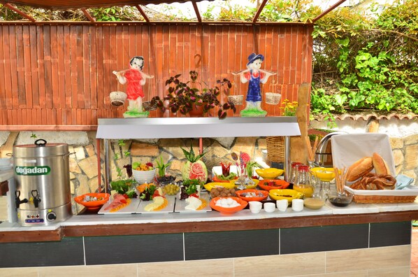 Daily buffet breakfast (USD 5 per person) - ALMİLA SİDE SUIT APART HOTEL (Manavgat)