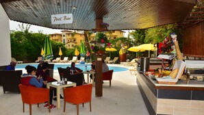 Desayuno buffet todos los días (con cargo) 