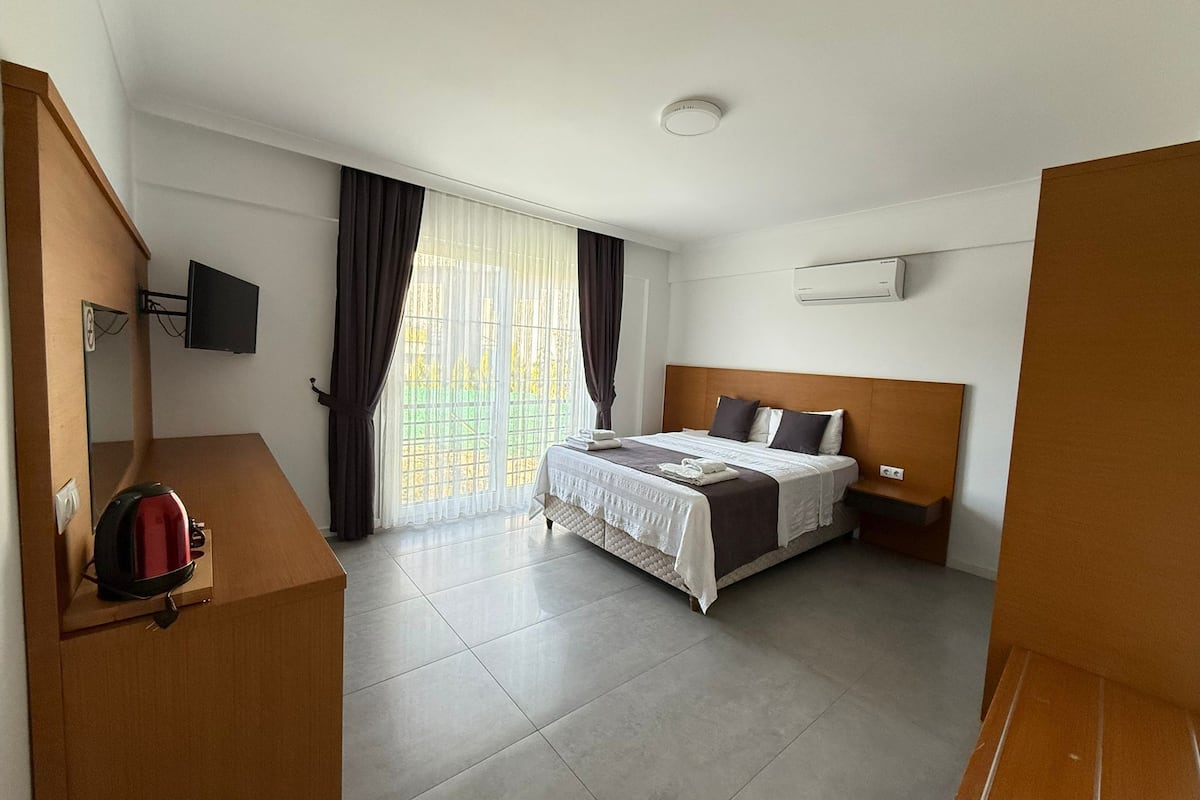 Deluxe Room, 1 Double Bed, Garden View | 1 bedroom, Frette Italian sheets, premium bedding