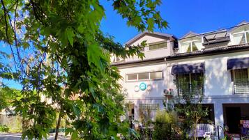 Khuôn viên nơi lưu trú