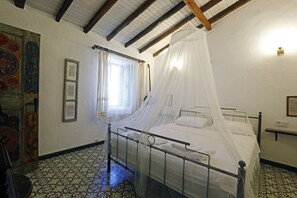 Free WiFi, bed sheets - Mustafa'nin Fidan'i (Gökçeada)
