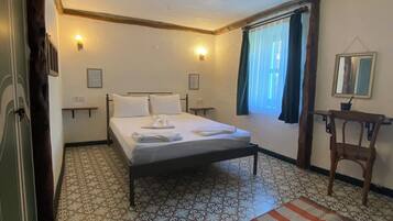 Standard Double Room | Free WiFi, bed sheets