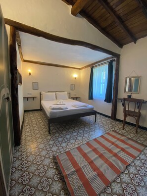Standard Double Room | Free WiFi, bed sheets - Mustafa'nin Fidan'i (Gökçeada)