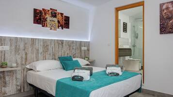 Exclusive-Villa, 4 Schlafzimmer | Schallisolierte Zimmer, Bügeleisen/Bügelbrett, kostenloses WLAN