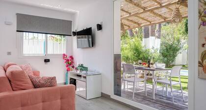 Villas By Seric,15' walking to the beach