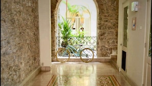 Unclassified image, 3 of 37, button - Monjas Suites (Panama City)