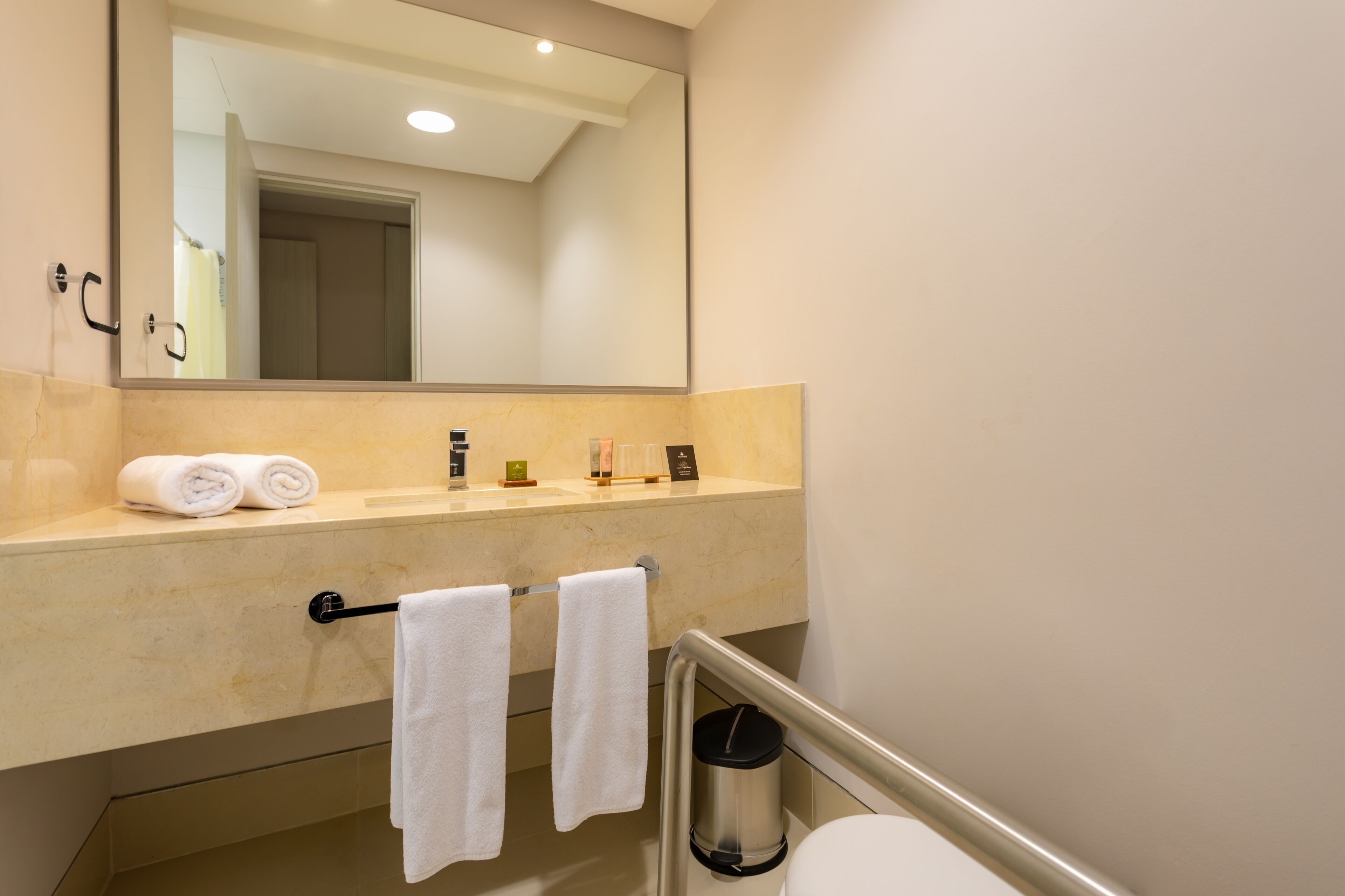 shower, free toiletries, towels