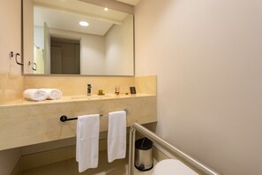 Bruser, gratis toiletartikler, håndklæder