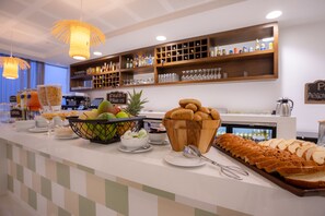 Free daily buffet breakfast