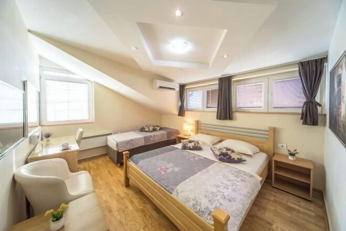 1 bedroom, premium bedding, laptop workspace, soundproofing