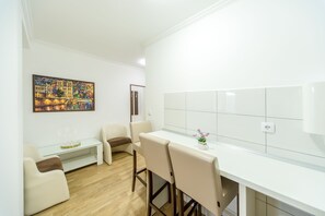 Living area - F Apartmani Kragujevac - Luxuary Business Suites (Kragujevac)