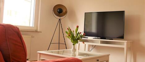 Apartment | Wohnbereich | Flachbildfernseher