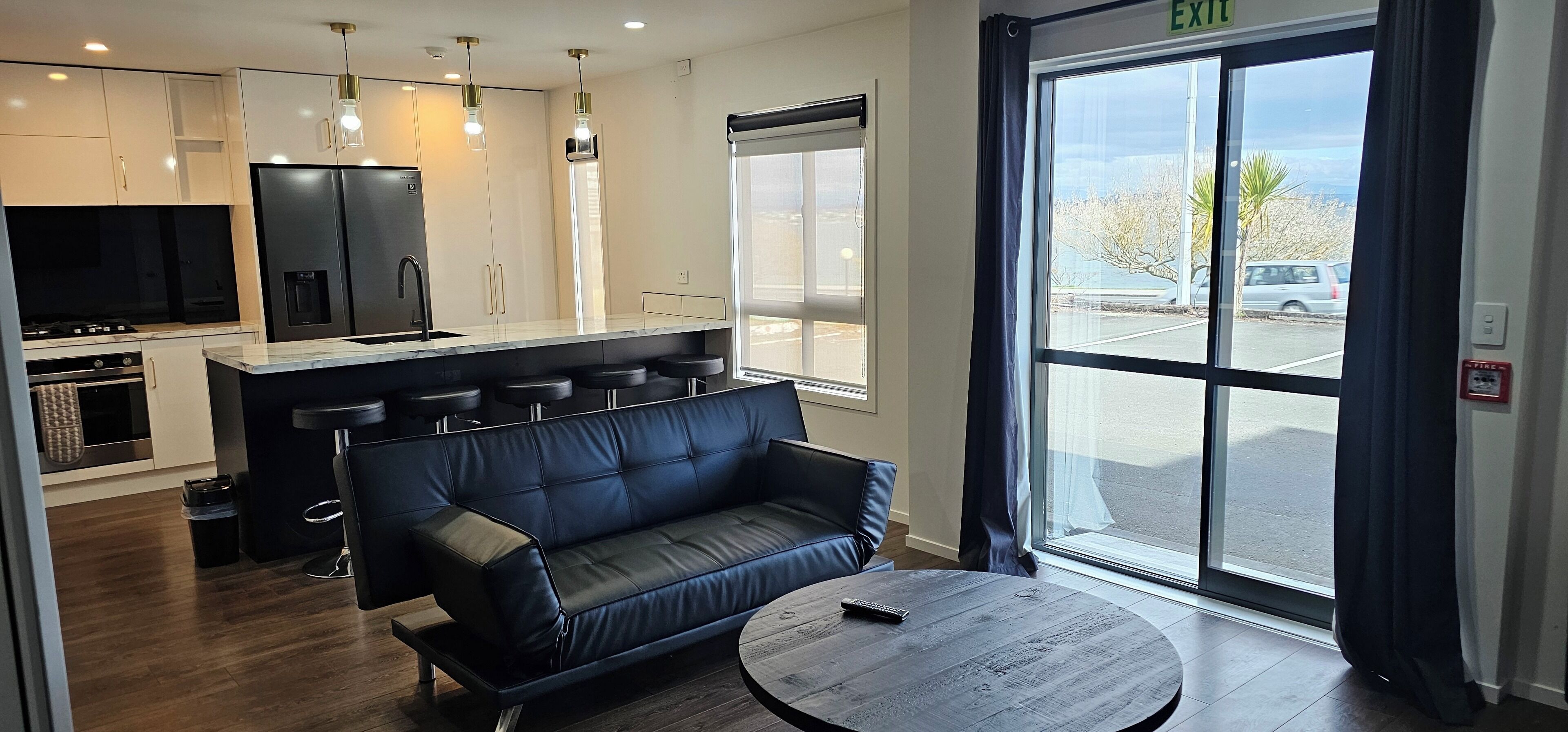 Superior Room, 2 Bedrooms | Living area