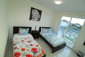 Deluxe House, 4 Bedrooms (4 Bathrooms - 26167) - The Fanta Sea House - New and Modern close to MIA Zoo, Homestead Speedway & Entrance (Princeton)