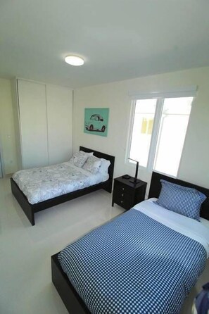 Deluxe House, 4 Bedrooms (4 Bathrooms - 26167) - The Fanta Sea House - New and Modern close to MIA Zoo, Homestead Speedway & Entrance (Princeton)
