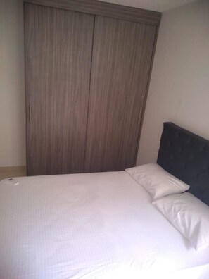 Comfort-Apartment, 3 Schlafzimmer, Poolzugang | Kostenloses WLAN, Bettwäsche