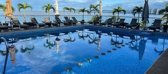 파라마르 비치프런트 부티크 호텔, 다운타운 말레콘