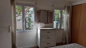 3 habitaciones, tabla de planchar con plancha y wifi gratis