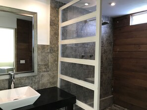 Comfort Suite | Bathroom