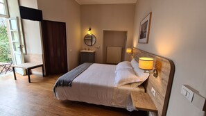 Superior Double or Twin Room | Down comforters, desk, laptop workspace, free WiFi