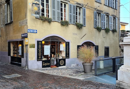 Entrada de la propiedad. Il Sole Bergamo