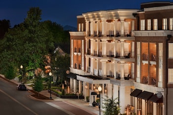 The Harpeth Franklin Downtown, Curio Collection by Hilton
