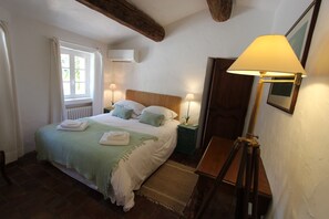 4 bedrooms, iron/ironing board, travel cot, free WiFi - Villa sea view, quiet close to the center of Sainte Maxime. (Sainte-Maxime)