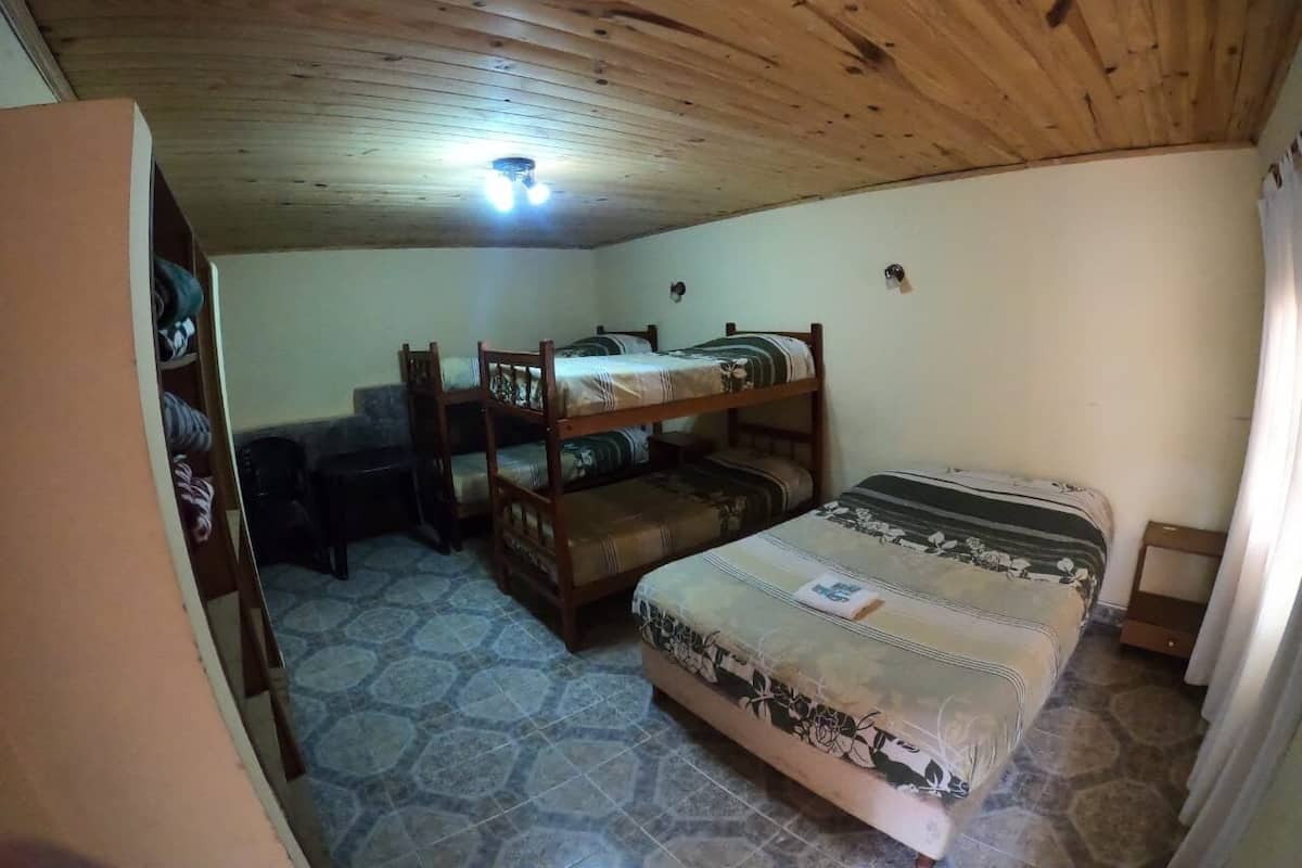 Habitación estándar | Cortinas blackout, wifi gratis y ropa de cama