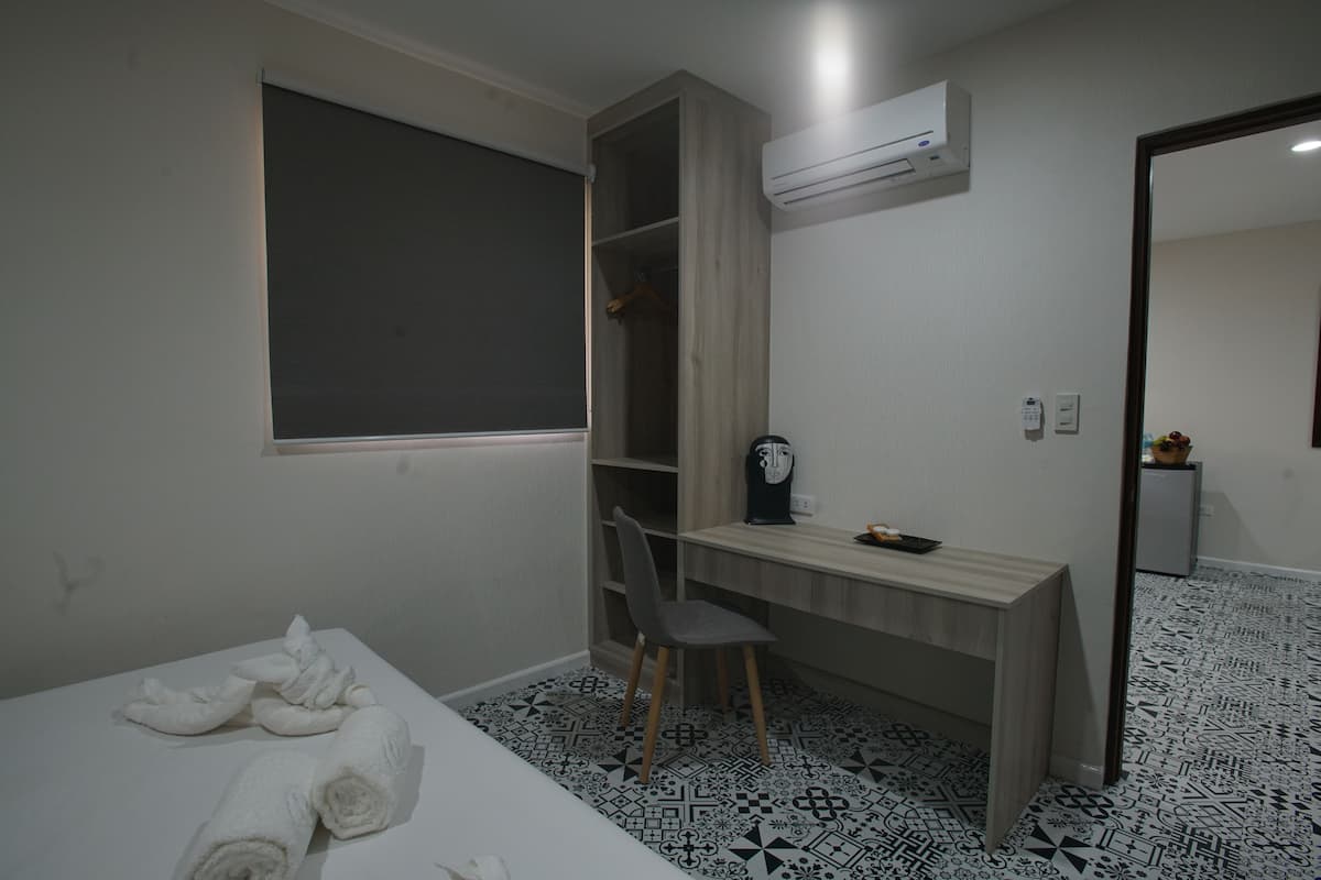 Suite ejecutiva | Camas Tempur-Pedic, decoración personalizada y muebles diferentes