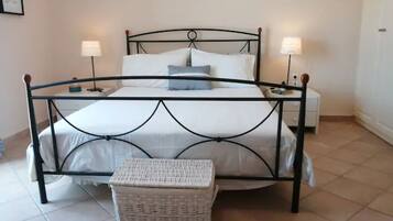 3 bedrooms, in-room safe, iron/ironing board, free WiFi