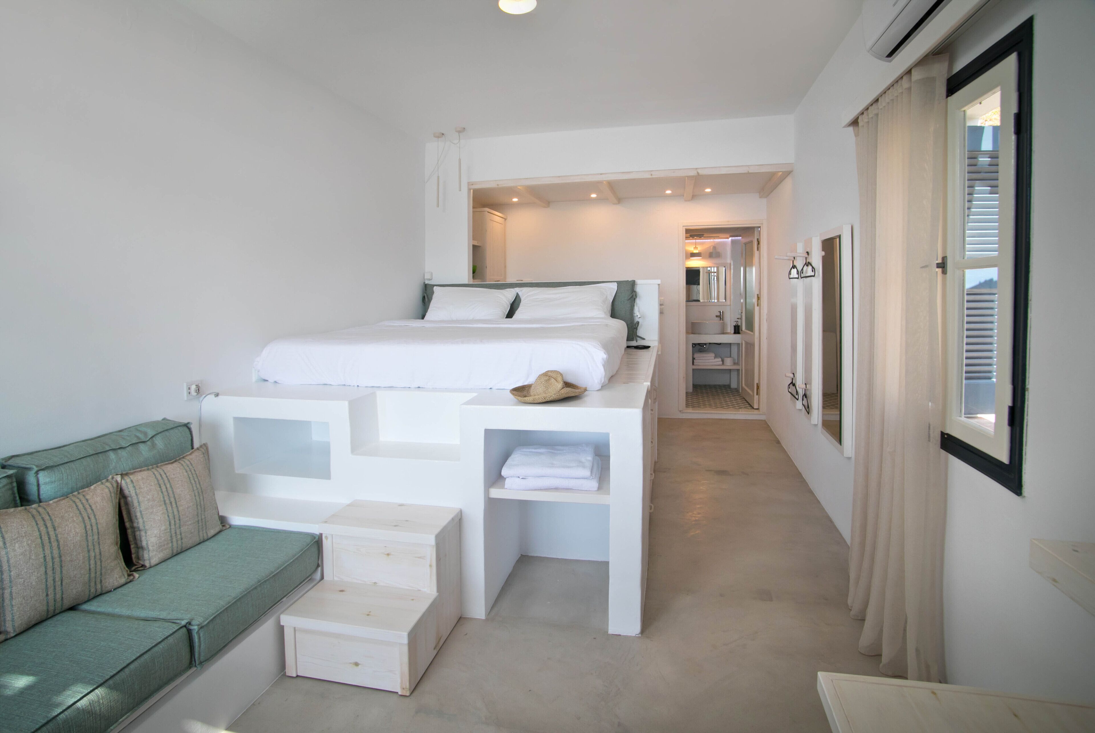 1 habitación, tabla de planchar con plancha, wifi gratis y ropa de cama 