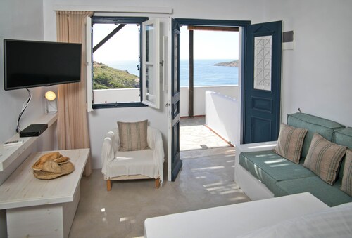 BLUE DAWN LUXURY SUITE