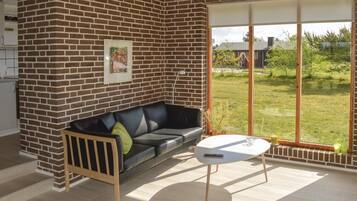 Televisión y chimenea