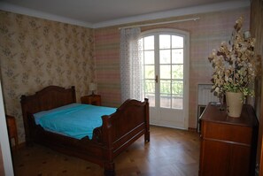 2 bedrooms, free WiFi, bed sheets, wheelchair access