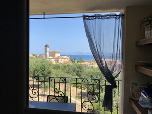 Interior - RENTED F2 Ile Rousse, stunning sea view near the beach in 8 minutes walk (ILE ROUSSE)