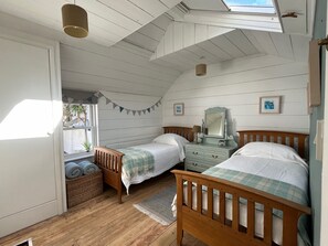 2 chambres, fer et planche à repasser, lit parapluie, Wi-Fi gratuit