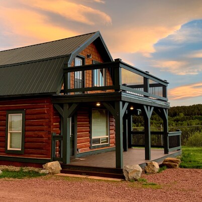 Historic 1906 Luxury Barn near Two Medicine Lake