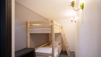 Kids Suite, 1 King+1 Kids Bunk Bed | Children’s theme room