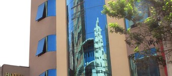 Hotel Solís Dies