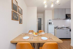 Apartment (Bloom Nagahori 202) | Premium bedding, individually decorated, individually furnished - Bloom Nagahori (Osaka)