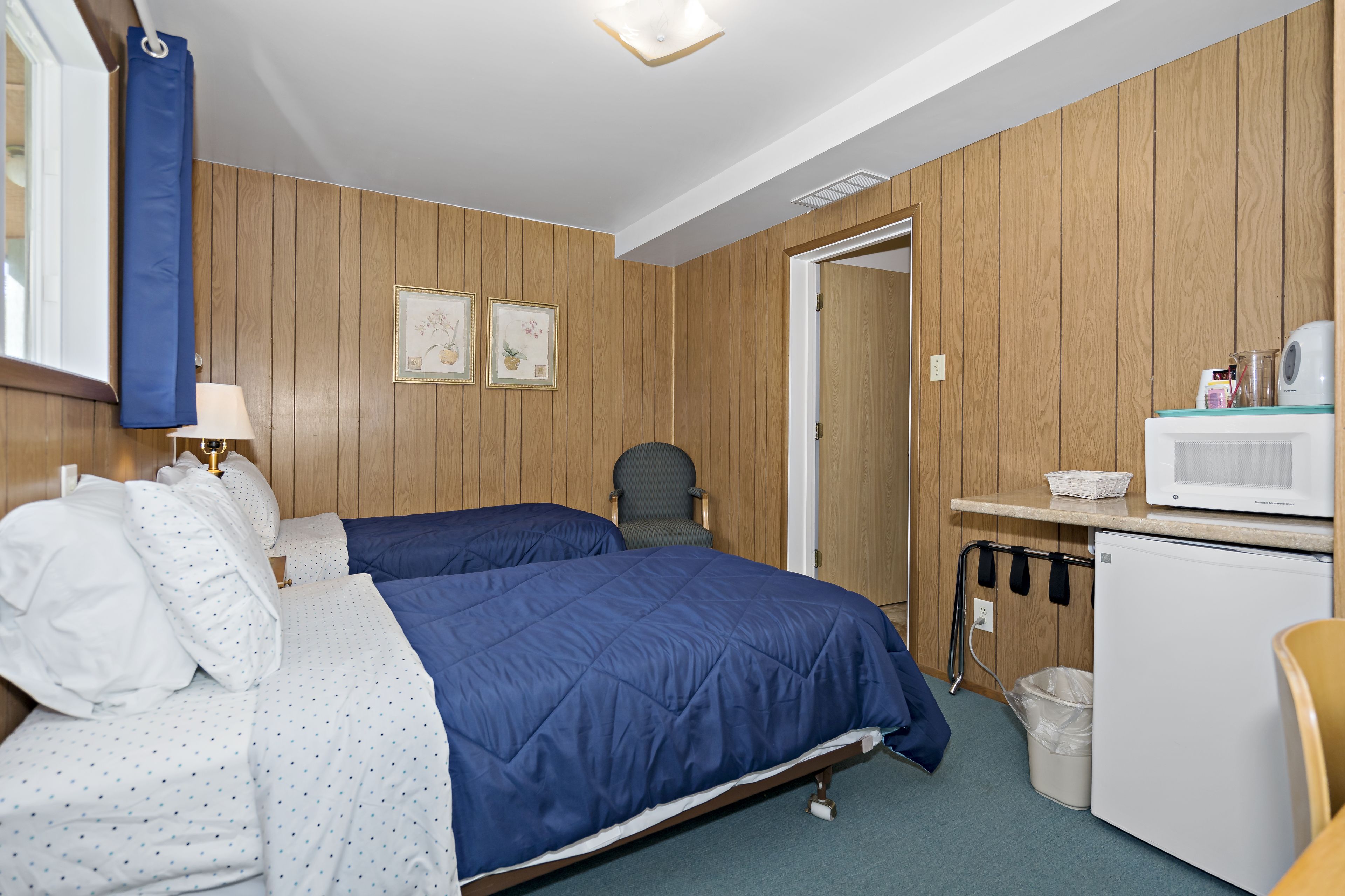 1 bedroom, desk, laptop workspace, blackout curtains