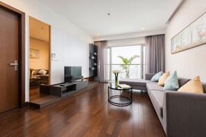 Standard-Studio | Wohnbereich | 40-Zoll-LCD-Fernseher mit Kabelempfang, Fernseher