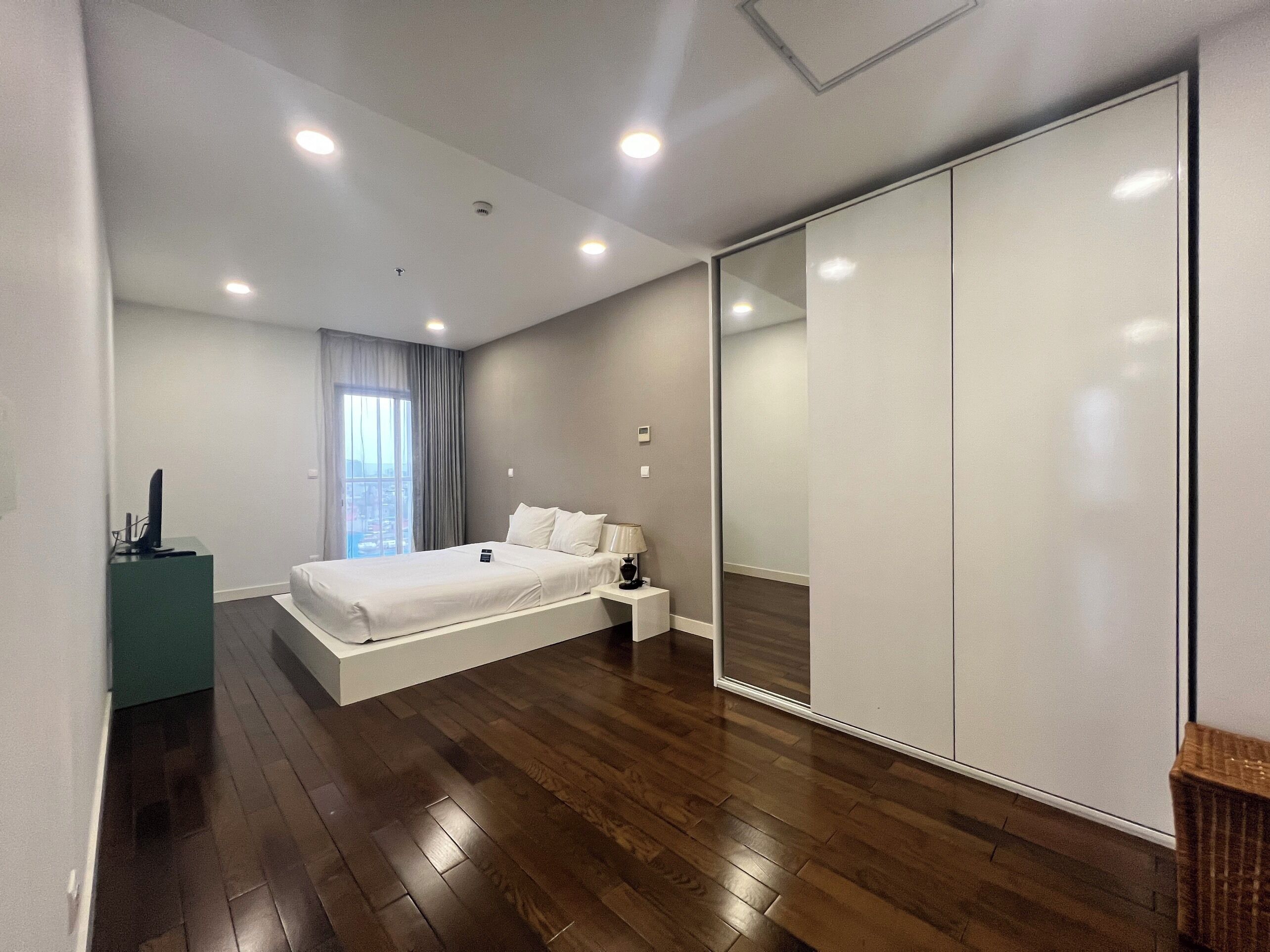 Caja de seguridad en la habitación y decoración personalizada 