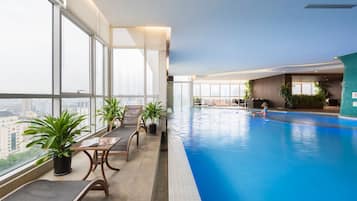 Una piscina techada