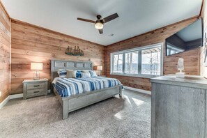 4 bedrooms, WiFi, bed sheets