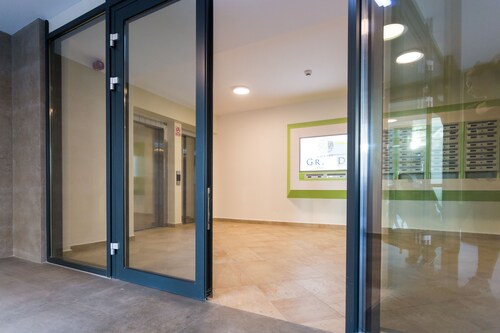 UGR53★ Unique Grand Residence ★ SecureParkingAccessCard