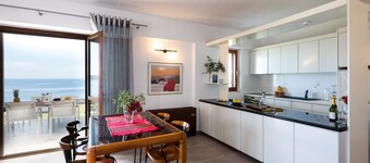 Finisia House One - Elia Laconia
