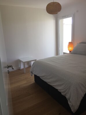 1 bedroom, soundproofing, iron/ironing board, WiFi