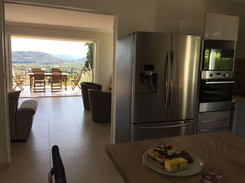 Villa *** avec Clim, Superbe Panorama, Piscine.